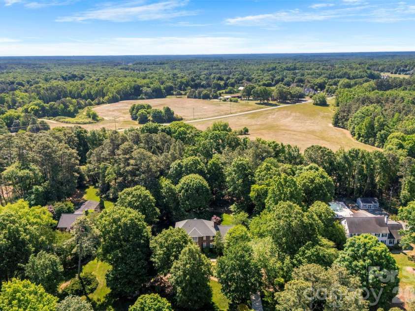 625 Greenbrook Parkway, Matthews, NC 28104.  MLS# CAR4378855, YatesRealty ID 20288. 