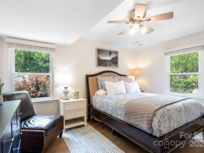 932 Shady Bluff Drive, Charlotte, NC 28211.  MLS# CAR4266749, YatesRealty ID 20288. 