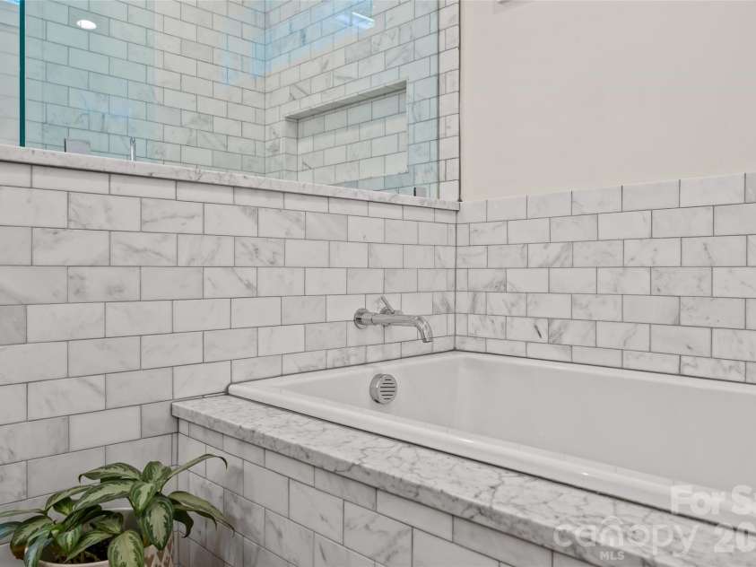 1904 Ashland Avenue, Charlotte, NC 28205.  MLS# CAR4376544, YatesRealty ID 20289. 