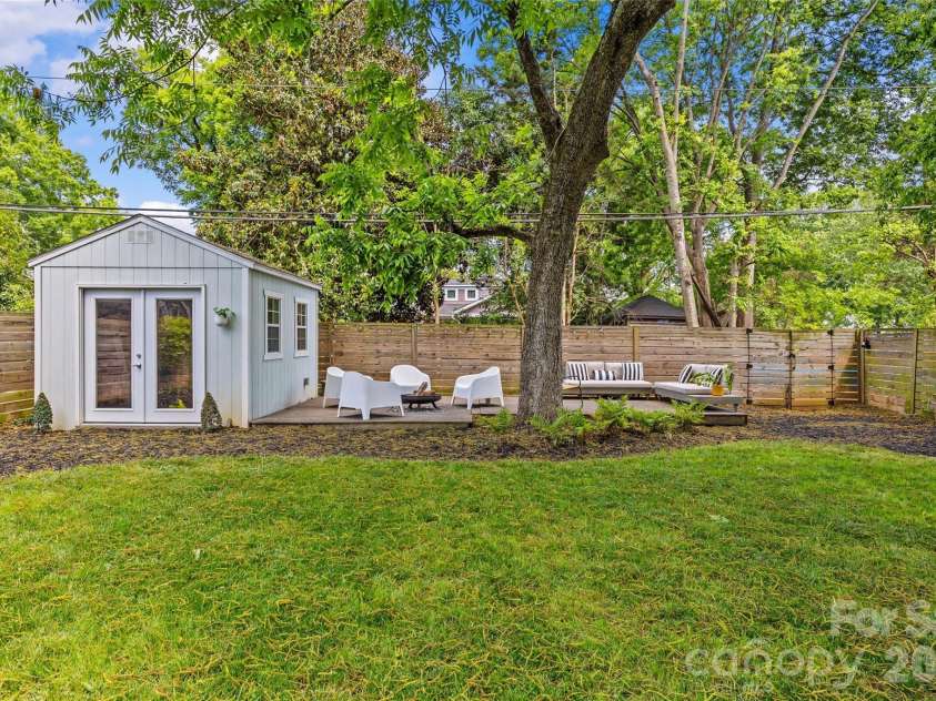 1904 Ashland Avenue, Charlotte, NC 28205.  MLS# CAR4376544, YatesRealty ID 20289. 
