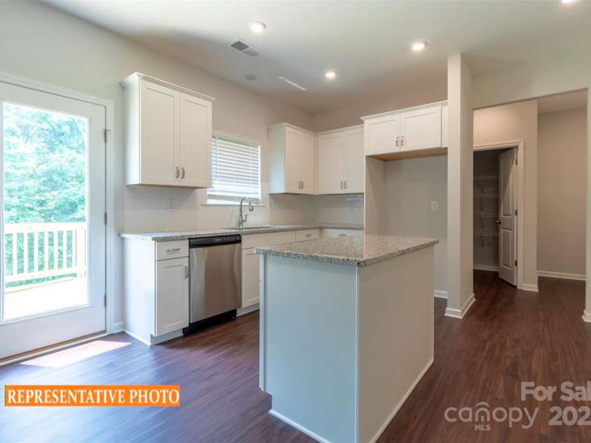 524 Hullview Vista, Monroe, NC 28110.  MLS# CAR4266885, YatesRealty ID 20289. 