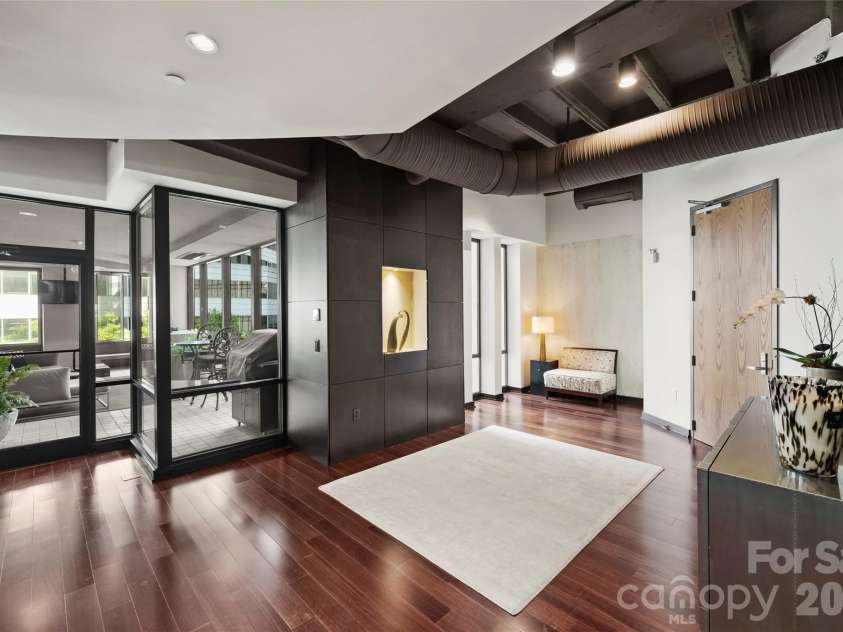 139 Tryon Street, Charlotte, NC 28202.  MLS# CAR4133469, YatesRealty ID 2029. 