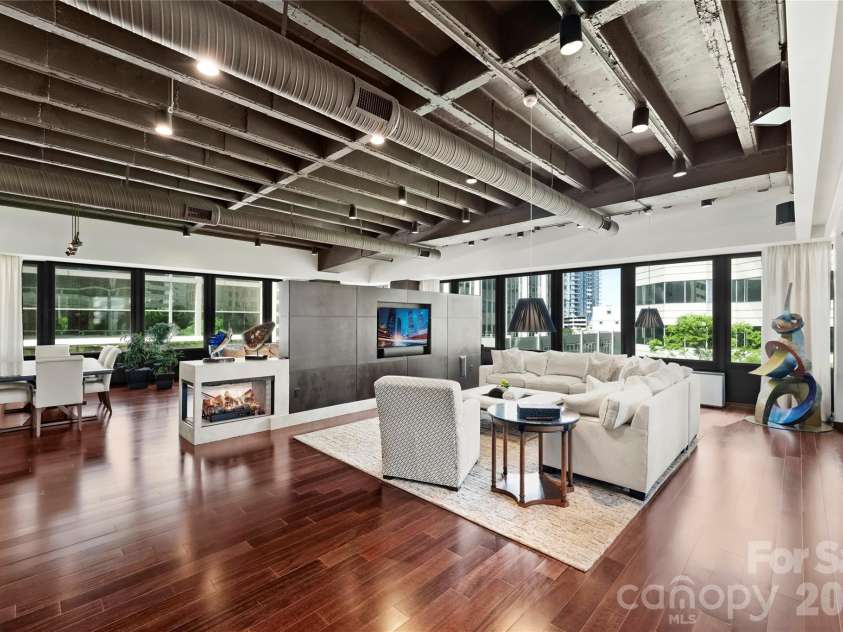 139 Tryon Street, Charlotte, NC 28202.  MLS# CAR4133469, YatesRealty ID 2029. 