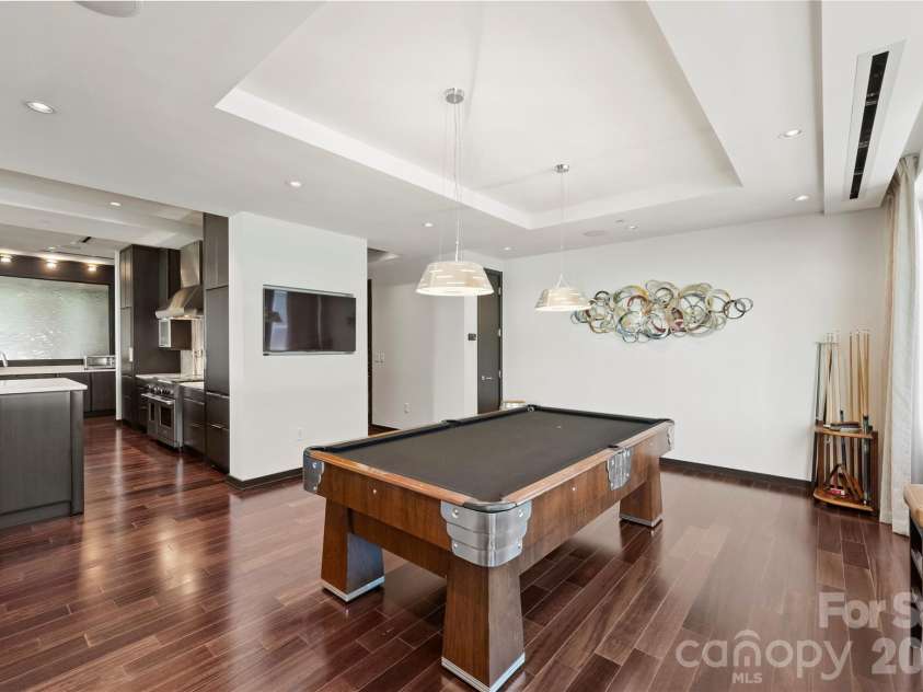 139 Tryon Street, Charlotte, NC 28202.  MLS# CAR4133469, YatesRealty ID 2029. 