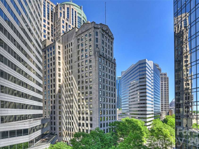 139 Tryon Street, Charlotte, NC 28202.  MLS# CAR4133469, YatesRealty ID 2029. 