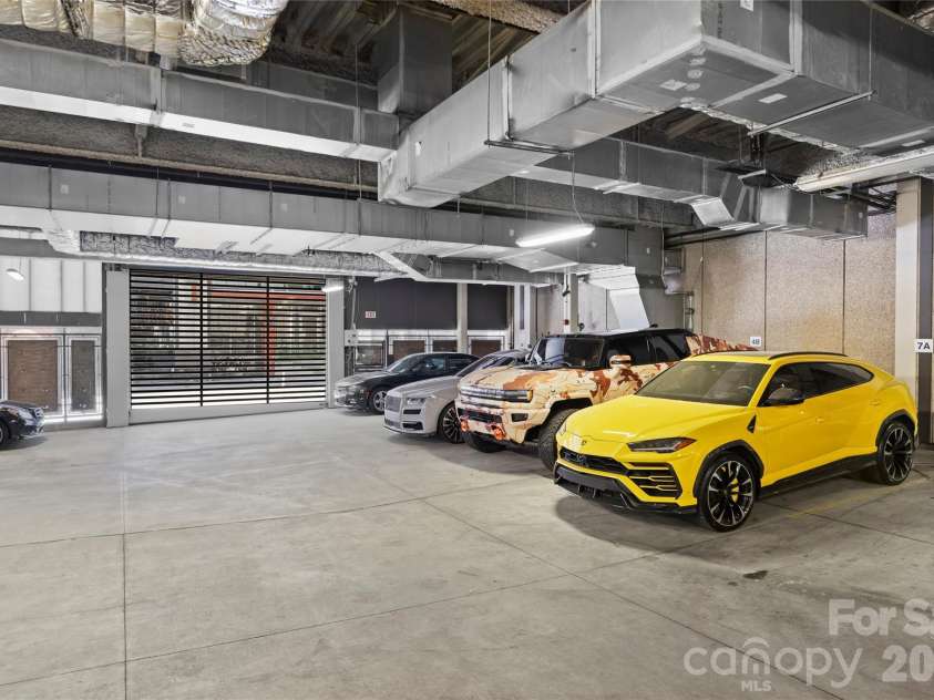 139 Tryon Street, Charlotte, NC 28202.  MLS# CAR4133469, YatesRealty ID 2029. 