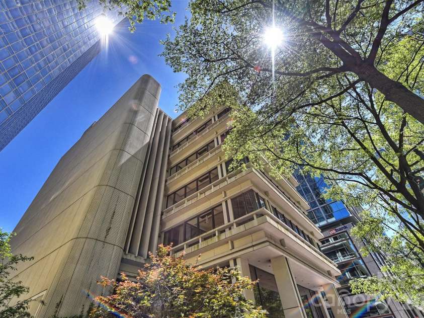 139 Tryon Street, Charlotte, NC 28202.  MLS# CAR4133469, YatesRealty ID 2029. 