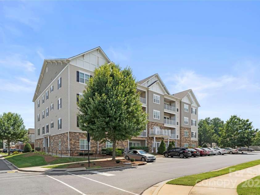6605 Central Pacific Avenue, Charlotte, NC 28210.  MLS# CAR4213678, YatesRealty ID 2029. Condo Building view from street level