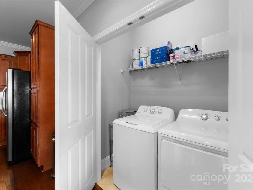 6605 Central Pacific Avenue, Charlotte, NC 28210.  MLS# CAR4213678, YatesRealty ID 2029. Laundry area