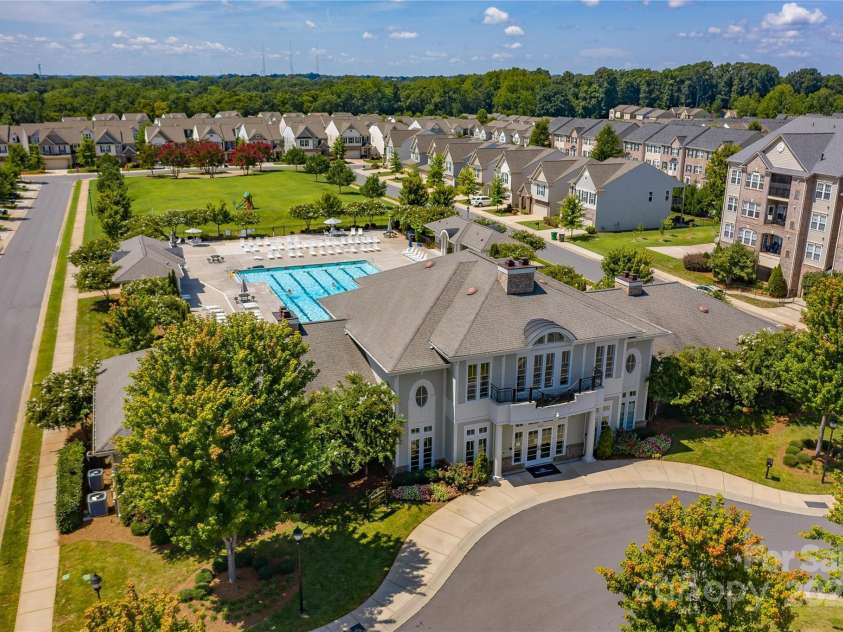 6605 Central Pacific Avenue, Charlotte, NC 28210.  MLS# CAR4213678, YatesRealty ID 2029. Pool is across the street w/ other amenities