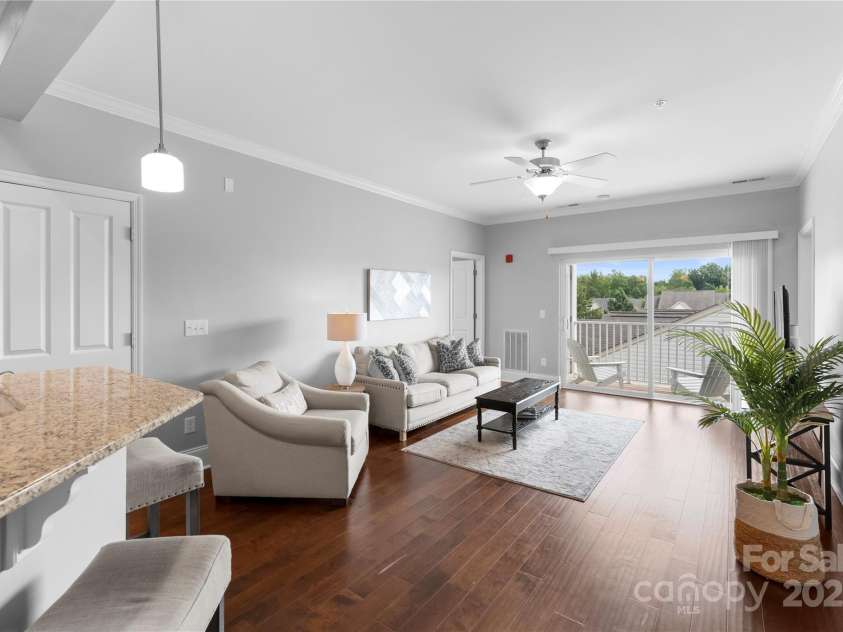 6605 Central Pacific Avenue, Charlotte, NC 28210.  MLS# CAR4213678, YatesRealty ID 2029. View as you enter the home