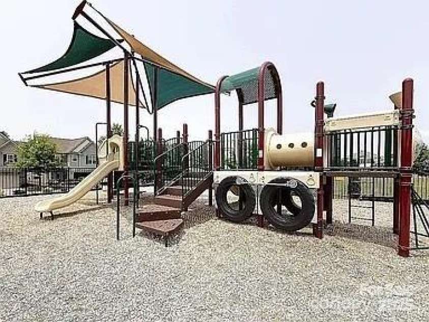 6605 Central Pacific Avenue, Charlotte, NC 28210.  MLS# CAR4300081, YatesRealty ID 2029. 