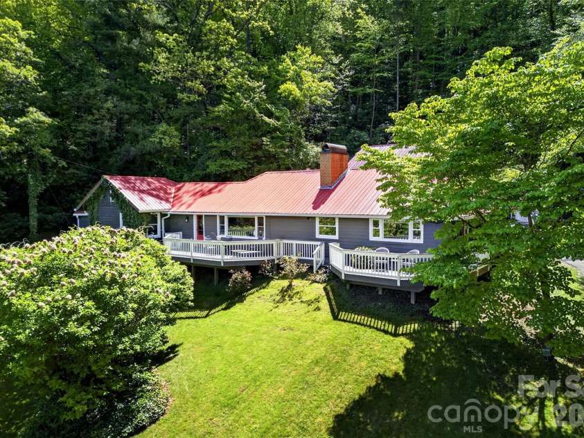 75 Old Lakey Gap Road, Black Mountain, NC 28711.  MLS# CAR4373222, YatesRealty ID 20291. 