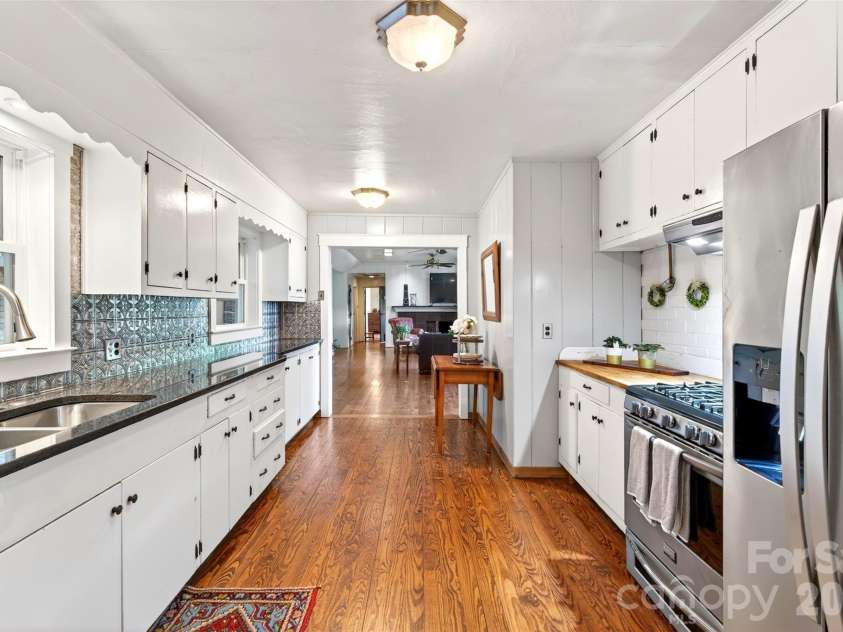 75 Old Lakey Gap Road, Black Mountain, NC 28711.  MLS# CAR4373222, YatesRealty ID 20291. 