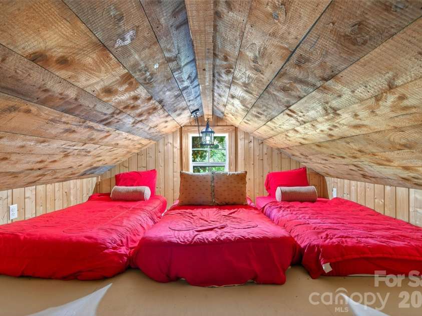 75 Old Lakey Gap Road, Black Mountain, NC 28711.  MLS# CAR4373222, YatesRealty ID 20291. 