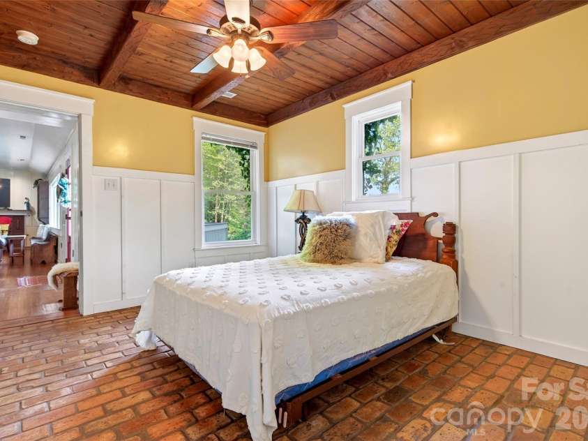 75 Old Lakey Gap Road, Black Mountain, NC 28711.  MLS# CAR4373222, YatesRealty ID 20291. 