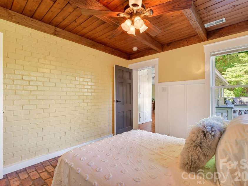 75 Old Lakey Gap Road, Black Mountain, NC 28711.  MLS# CAR4373222, YatesRealty ID 20291. 