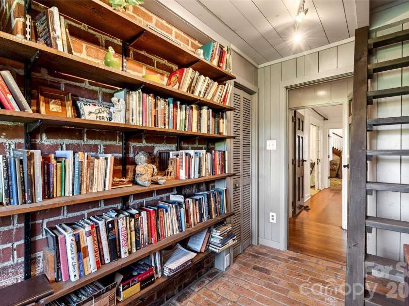 75 Old Lakey Gap Road, Black Mountain, NC 28711.  MLS# CAR4373222, YatesRealty ID 20291. 