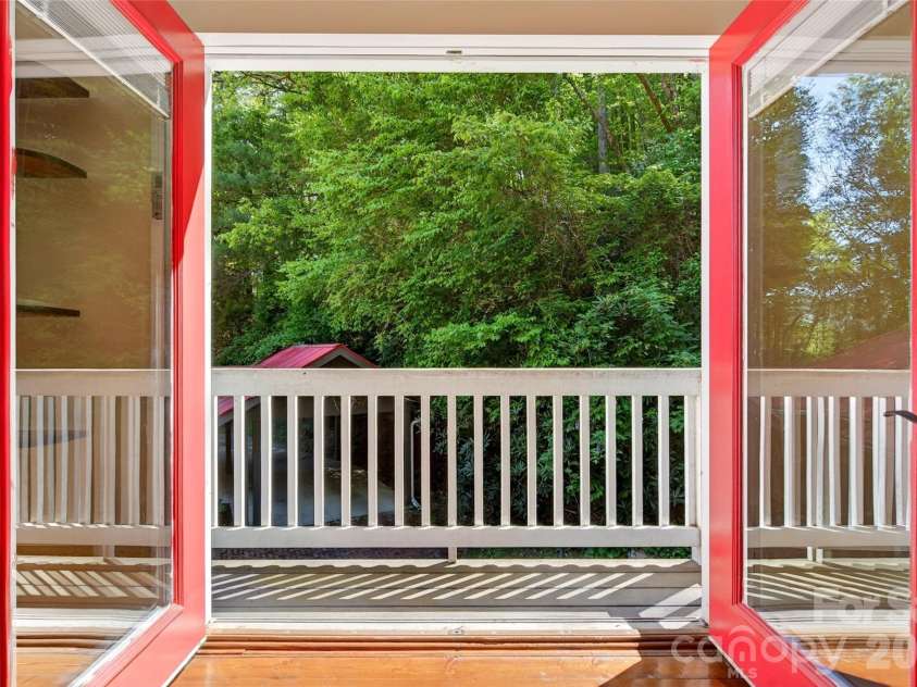 75 Old Lakey Gap Road, Black Mountain, NC 28711.  MLS# CAR4373222, YatesRealty ID 20291. 