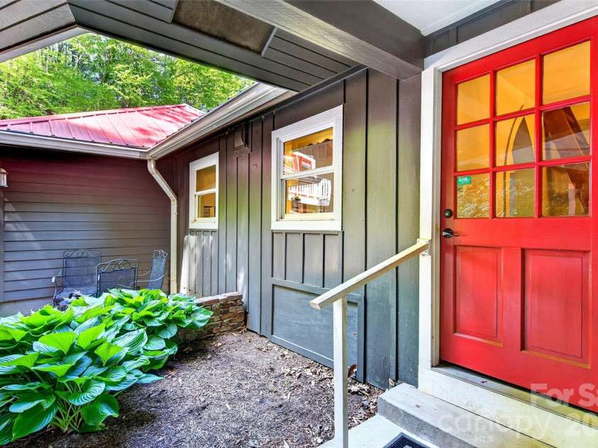 75 Old Lakey Gap Road, Black Mountain, NC 28711.  MLS# CAR4373222, YatesRealty ID 20291. 