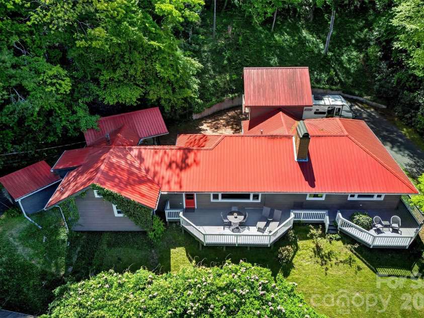 75 Old Lakey Gap Road, Black Mountain, NC 28711.  MLS# CAR4373222, YatesRealty ID 20291. 