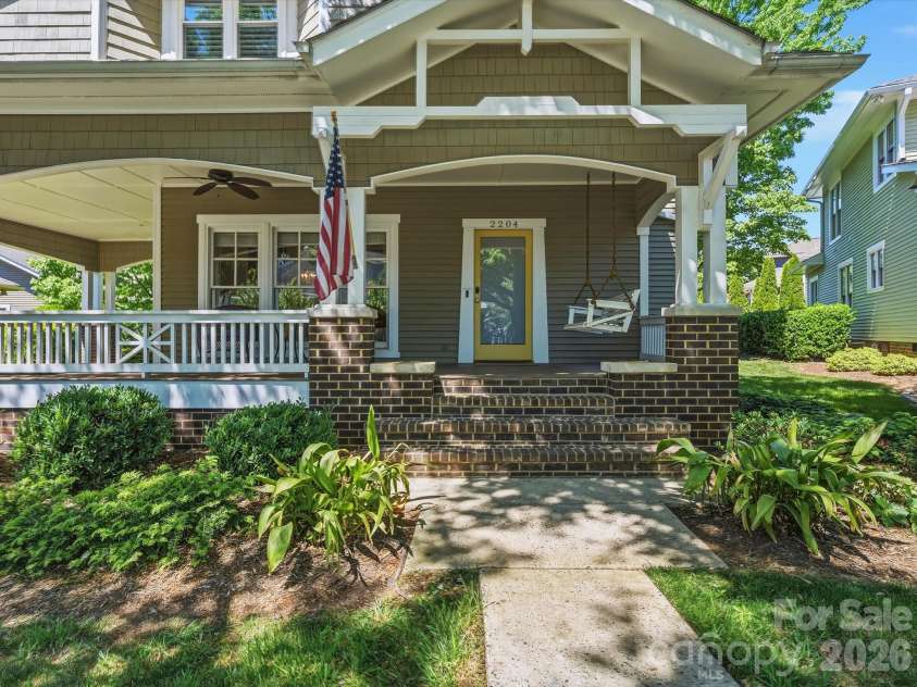 2204 Winthrop Avenue, Charlotte, NC 28203.  MLS# CAR4378135, YatesRealty ID 20292. 