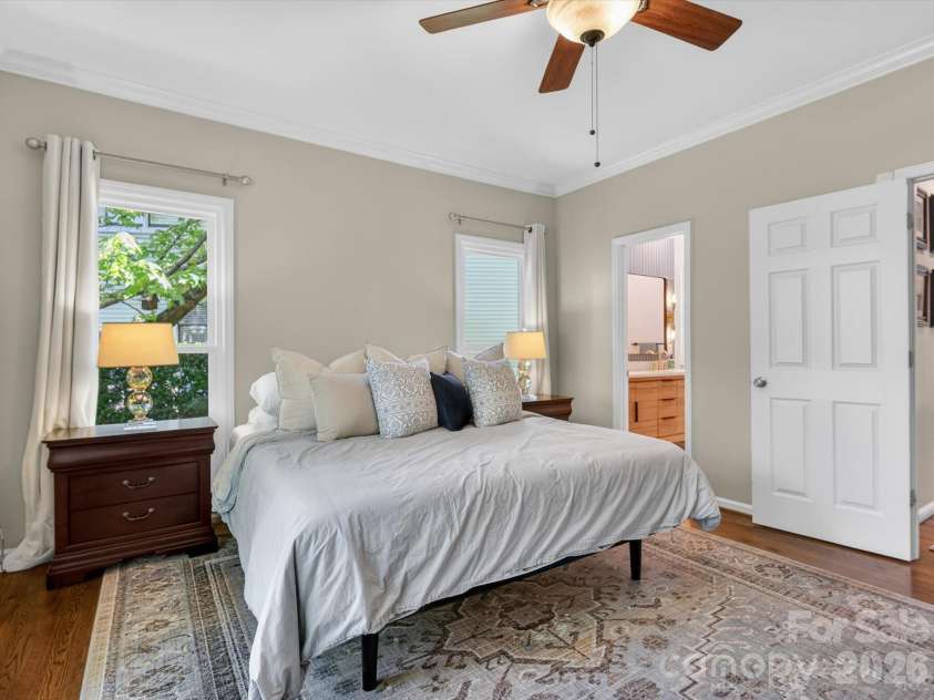 2204 Winthrop Avenue, Charlotte, NC 28203.  MLS# CAR4378135, YatesRealty ID 20292. 
