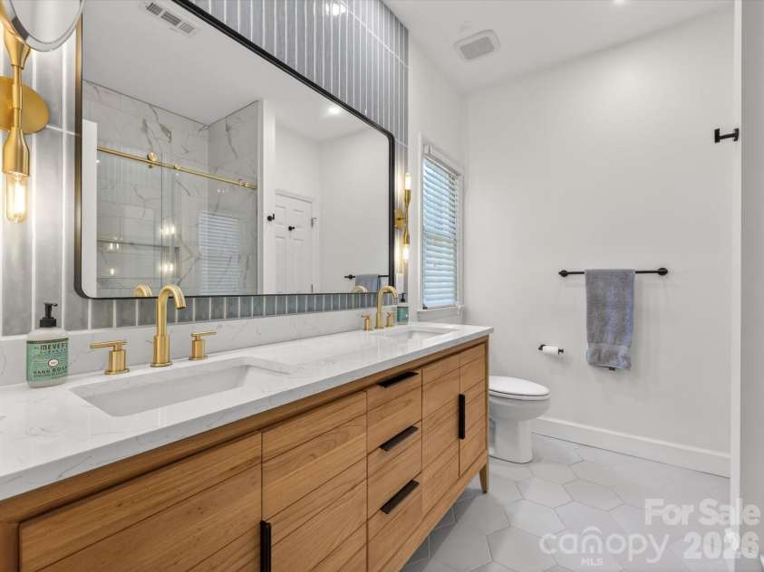 2204 Winthrop Avenue, Charlotte, NC 28203.  MLS# CAR4378135, YatesRealty ID 20292. 