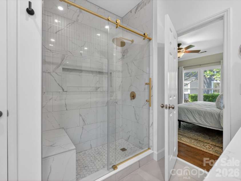 2204 Winthrop Avenue, Charlotte, NC 28203.  MLS# CAR4378135, YatesRealty ID 20292. 