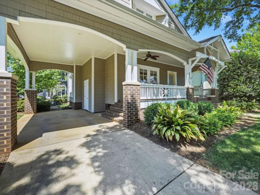 2204 Winthrop Avenue, Charlotte, NC 28203.  MLS# CAR4378135, YatesRealty ID 20292. 