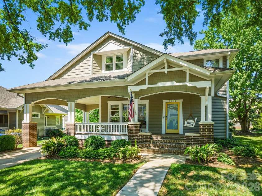 2204 Winthrop Avenue, Charlotte, NC 28203.  MLS# CAR4378135, YatesRealty ID 20292. 