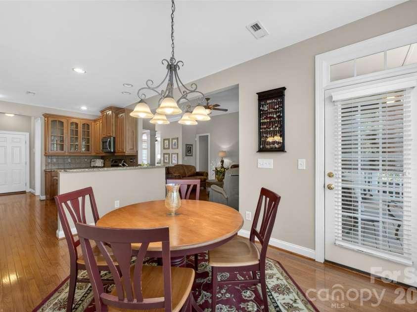 3613 Savannah Hills Drive, Matthews, NC 28105.  MLS# CAR4371394, YatesRealty ID 20293. 