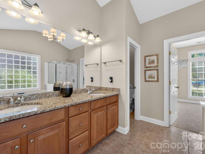 3613 Savannah Hills Drive, Matthews, NC 28105.  MLS# CAR4371394, YatesRealty ID 20293. 