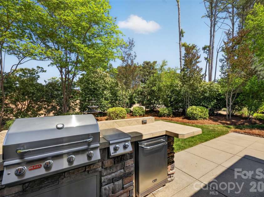 3613 Savannah Hills Drive, Matthews, NC 28105.  MLS# CAR4371394, YatesRealty ID 20293. 