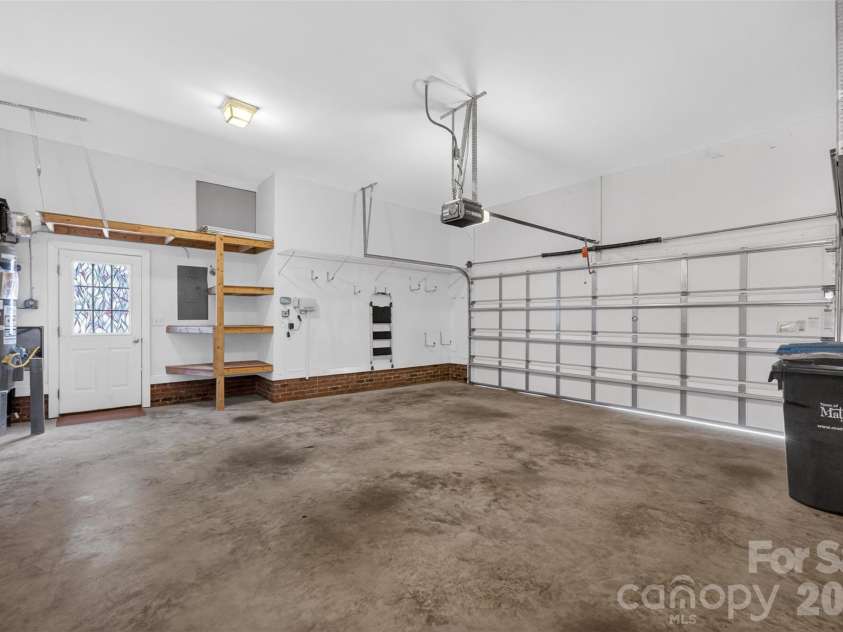3613 Savannah Hills Drive, Matthews, NC 28105.  MLS# CAR4371394, YatesRealty ID 20293. 