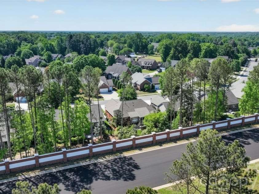 3613 Savannah Hills Drive, Matthews, NC 28105.  MLS# CAR4371394, YatesRealty ID 20293. 
