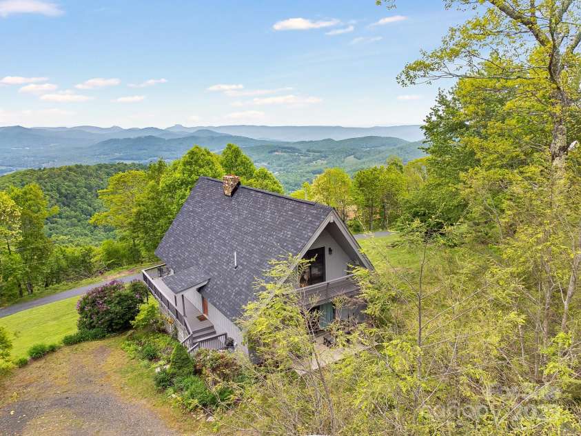 871 Rich Knob Road, Little Switzerland, NC 28749.  MLS# CAR4263972, YatesRealty ID 20293. 