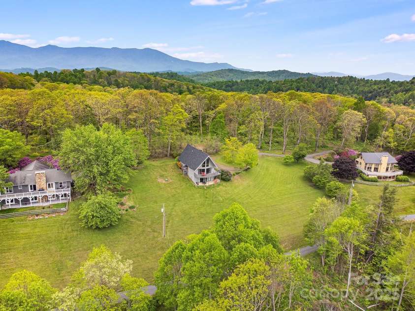 871 Rich Knob Road, Little Switzerland, NC 28749.  MLS# CAR4263972, YatesRealty ID 20293. 