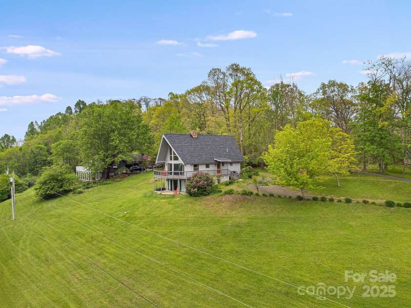 871 Rich Knob Road, Little Switzerland, NC 28749.  MLS# CAR4263972, YatesRealty ID 20293. 