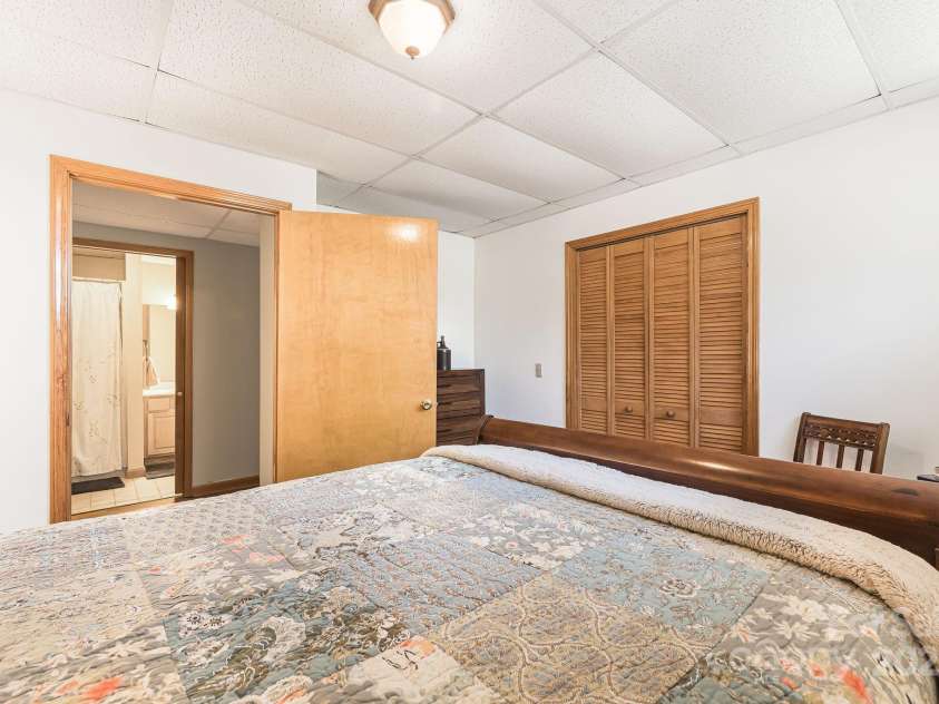 871 Rich Knob Road, Little Switzerland, NC 28749.  MLS# CAR4263972, YatesRealty ID 20293. Downstairs bedroom