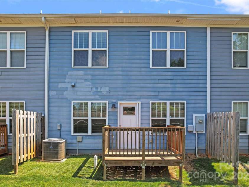2032 Summey Avenue, Charlotte, NC 28205.  MLS# CAR4244357, YatesRealty ID 20294. 