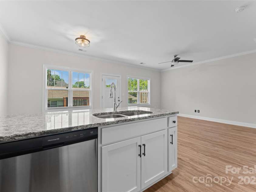 2032 Summey Avenue, Charlotte, NC 28205.  MLS# CAR4244357, YatesRealty ID 20294. 