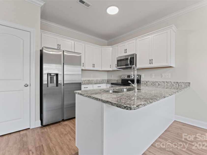 2032 Summey Avenue, Charlotte, NC 28205.  MLS# CAR4244357, YatesRealty ID 20294. 