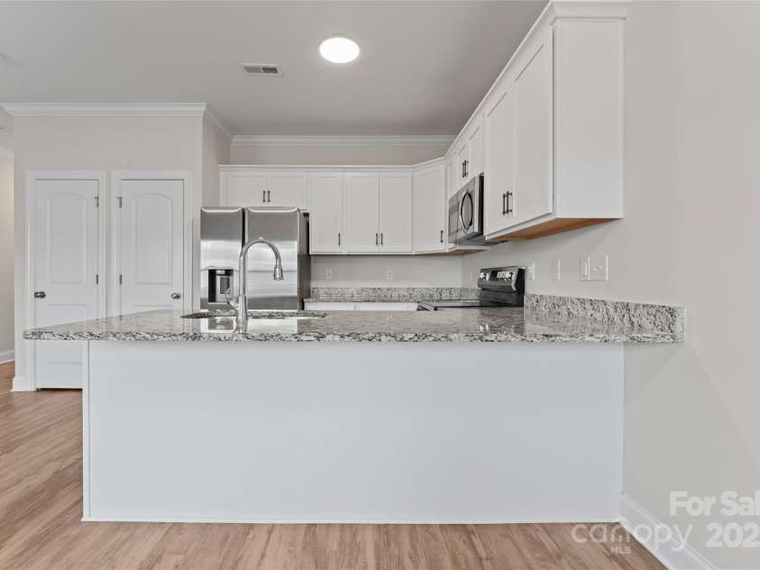 2032 Summey Avenue, Charlotte, NC 28205.  MLS# CAR4244357, YatesRealty ID 20294. 