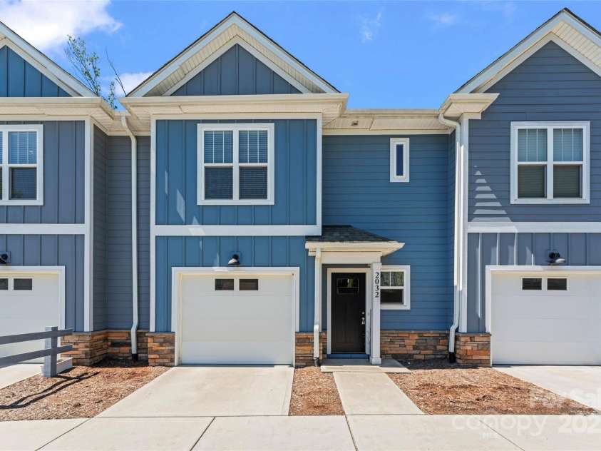 2032 Summey Avenue, Charlotte, NC 28205.  MLS# CAR4244357, YatesRealty ID 20294. Front