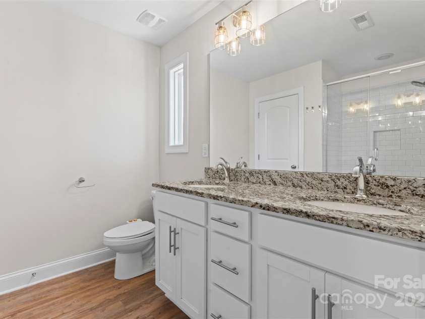 2032 Summey Avenue, Charlotte, NC 28205.  MLS# CAR4244357, YatesRealty ID 20294. Primary Bathroom