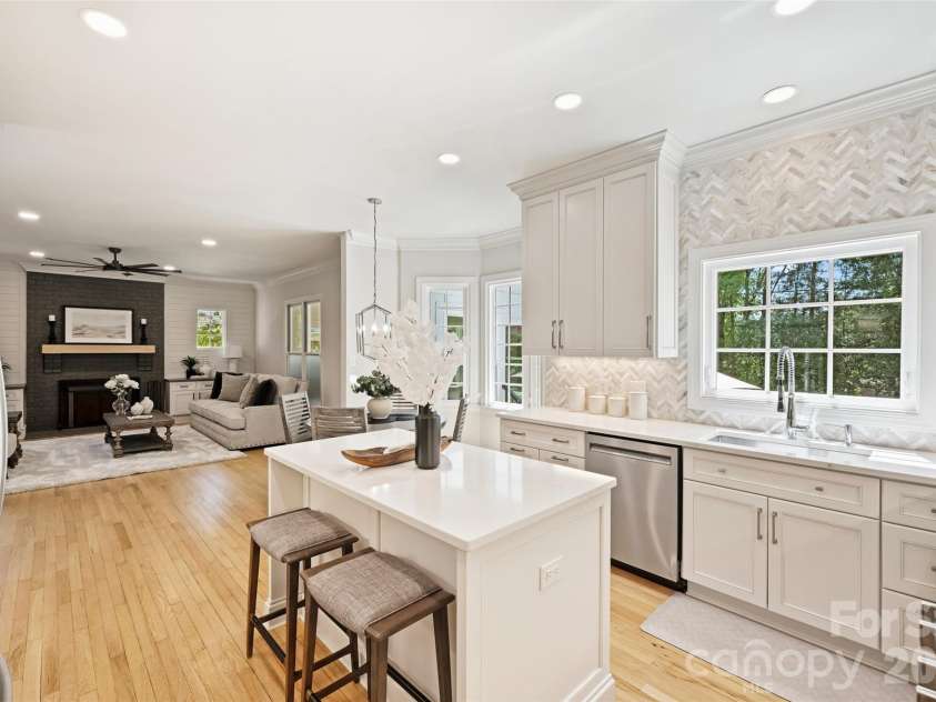 6504 Hunter Pine Lane, Charlotte, NC 28270.  MLS# CAR4343827, YatesRealty ID 20294. 