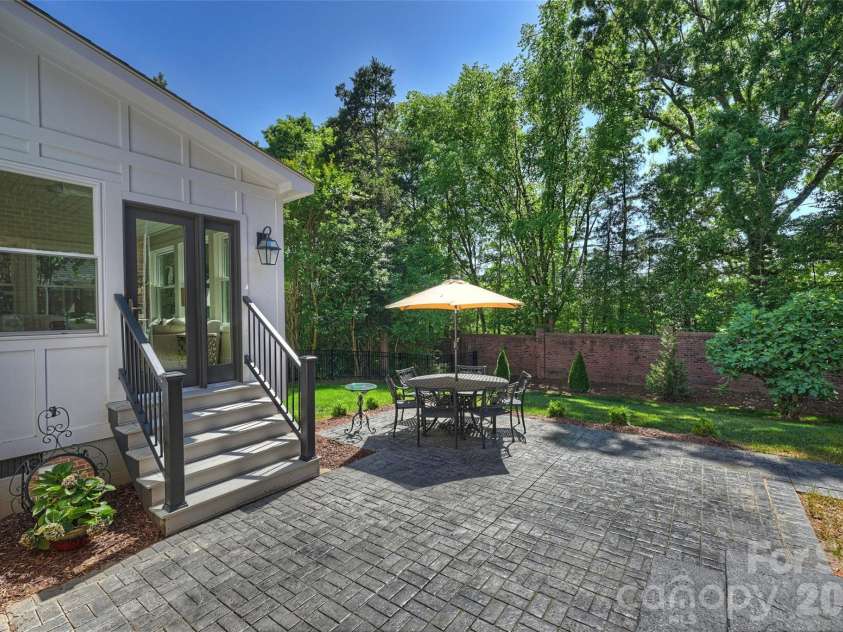6504 Hunter Pine Lane, Charlotte, NC 28270.  MLS# CAR4343827, YatesRealty ID 20294. 
