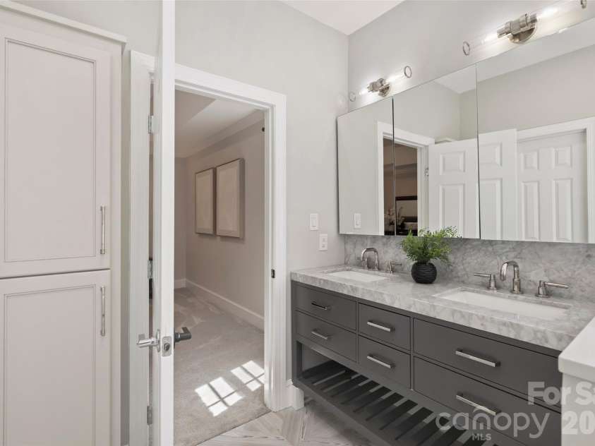 6504 Hunter Pine Lane, Charlotte, NC 28270.  MLS# CAR4343827, YatesRealty ID 20294. 