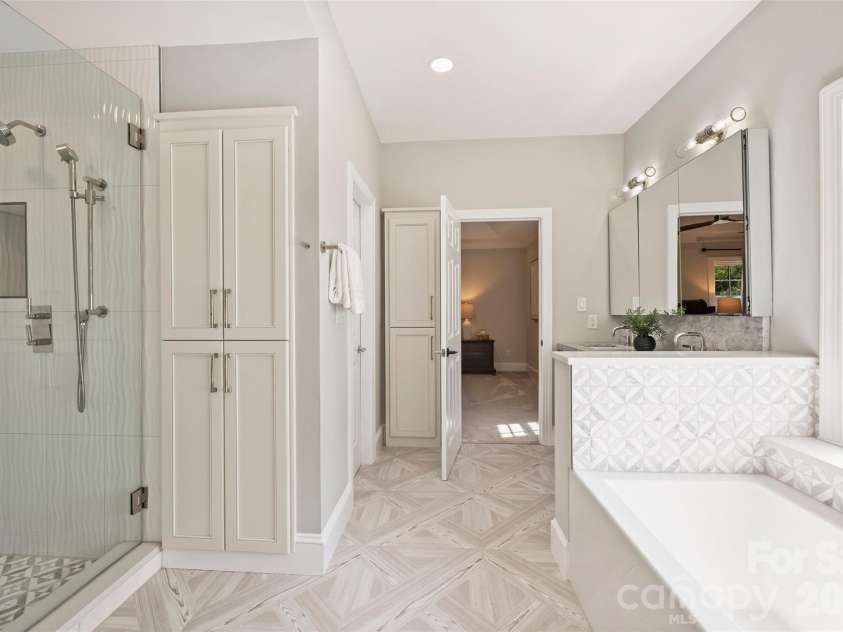 6504 Hunter Pine Lane, Charlotte, NC 28270.  MLS# CAR4343827, YatesRealty ID 20294. 